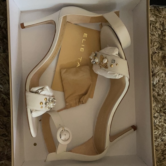 ELIE TAHARI HEELS - Picture 4 of 4